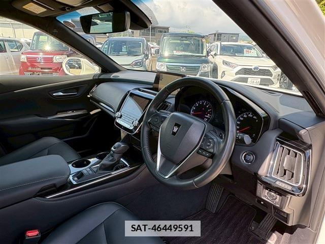 Toyota CROWN 2018-09 7812392-16