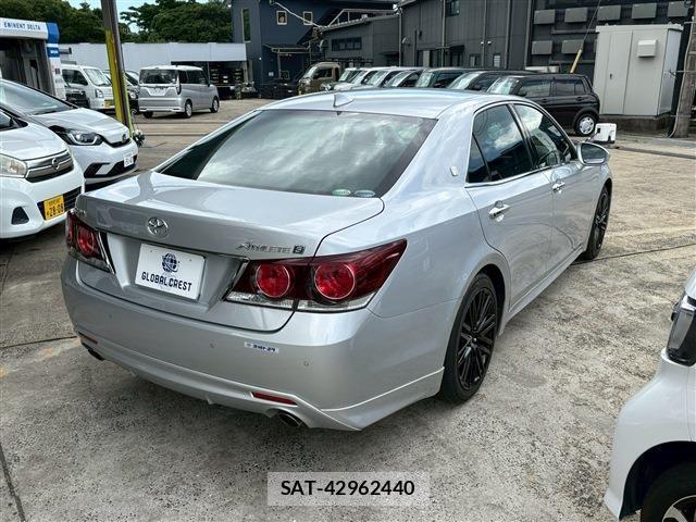 Toyota CROWN 2016-10 7812399-13