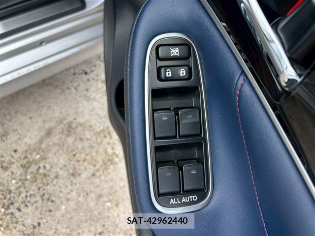 Toyota CROWN 2016-10 7812399-17