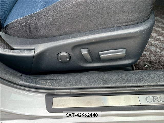 Toyota CROWN 2016-10 7812399-18