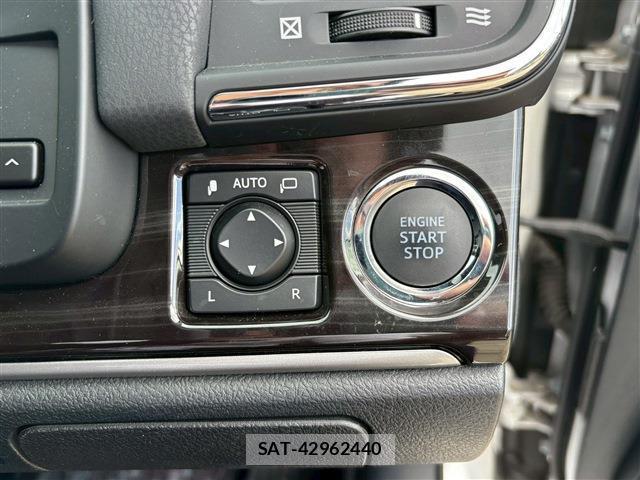 Toyota CROWN 2016-10 7812399-19