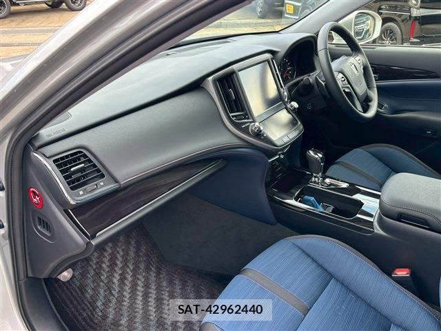 Toyota CROWN 2016-10 7812399-3