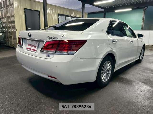 Toyota CROWN 2017-03 7812648-13