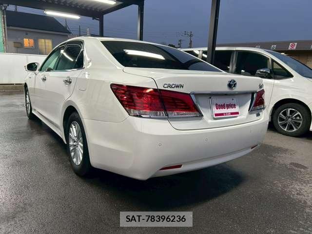 Toyota CROWN 2017-03 7812648-14