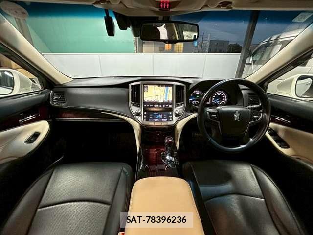 Toyota CROWN 2017-03 7812648-2