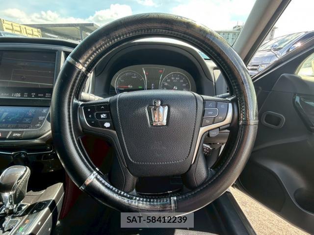 Toyota CROWN 2015-05 7812669-17