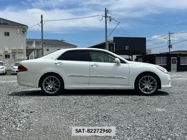 Toyota CROWN 2011-06 7813825-12