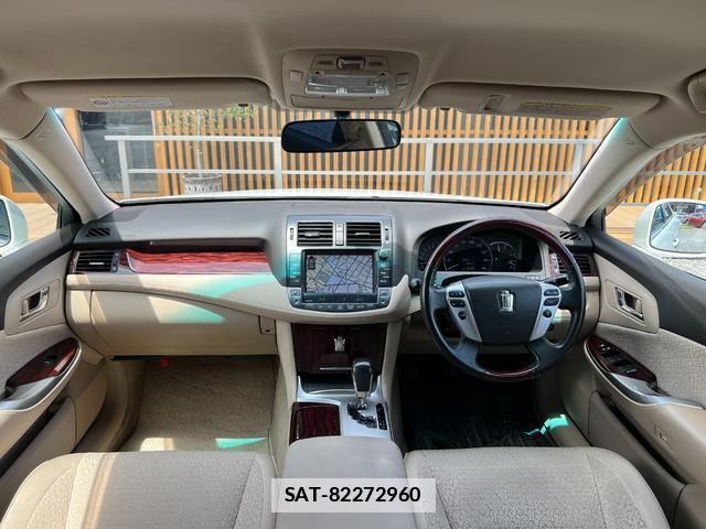 Toyota CROWN 2011-06 7813825-2