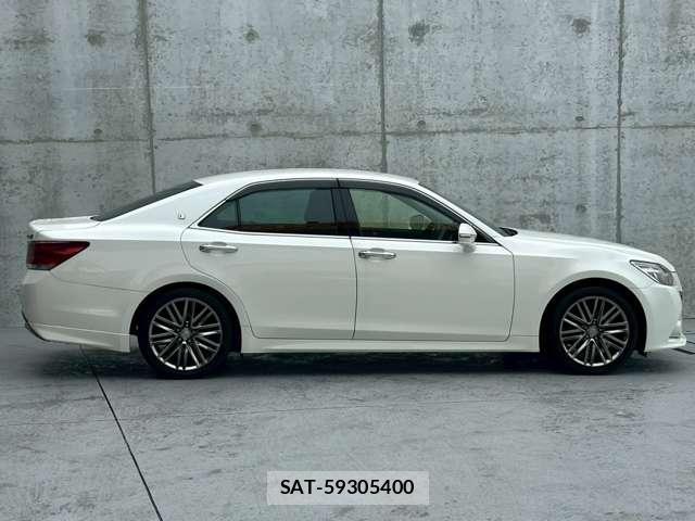 Toyota CROWN 2013-07 7815384-1