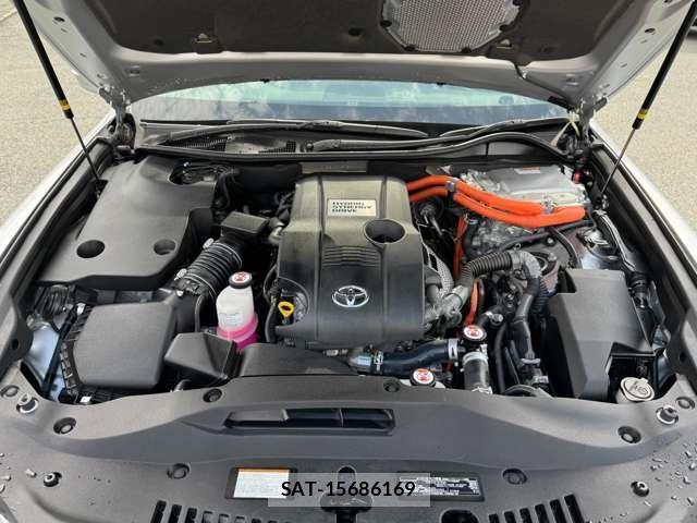Toyota CROWN 2017-01 7815918-14