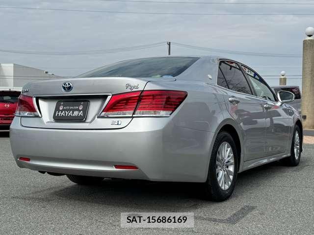 Toyota CROWN 2017-01 7815918-16