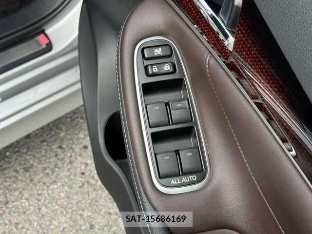 Toyota CROWN 2017-01 7815918-19