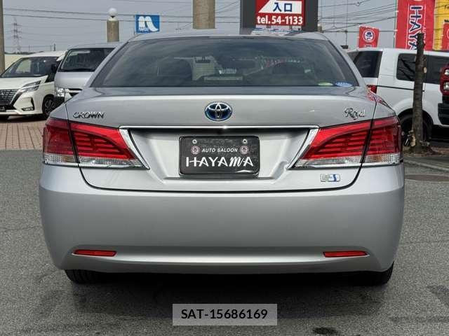 Toyota CROWN 2017-01 7815918-4