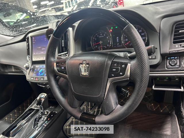 Toyota CROWN 2013-05 7817251-11
