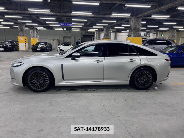 Toyota CROWN 2025-03 7818514-8