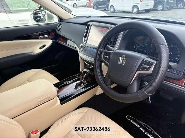 Toyota CROWN 2016-03 7819244-8