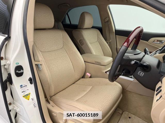 Toyota CROWN 2011-08 7820067-7
