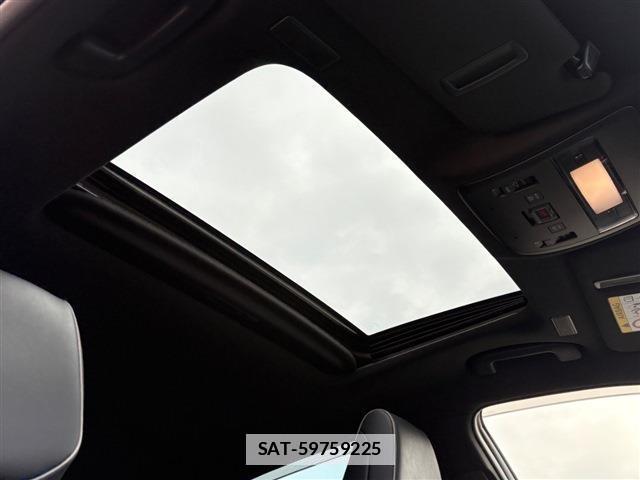 Toyota CROWN 2018-08 7820356-5