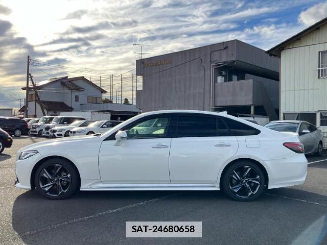 Toyota CROWN 2018-12 7821418-1