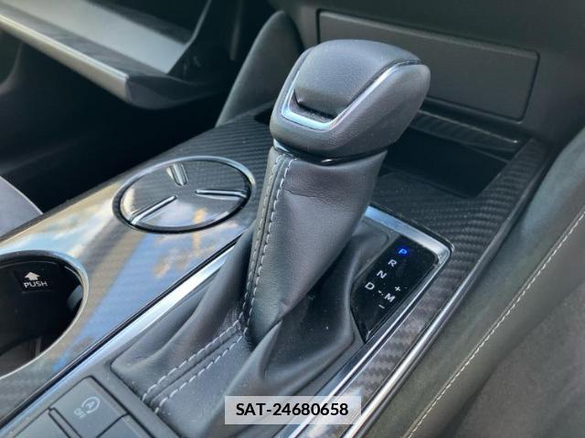 Toyota CROWN 2018-12 7821418-17