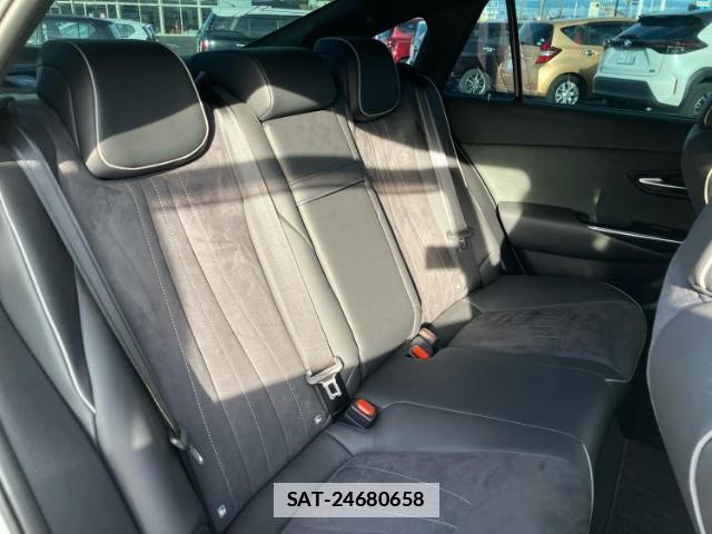 Toyota CROWN 2018-12 7821418-5