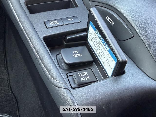 Lexus CT 2011-08 7812816-16