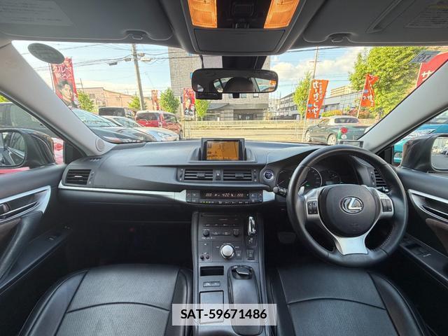 Lexus CT 2011-08 7812816-5