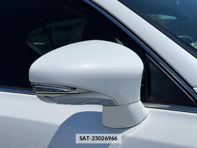 Lexus CT 2011-10 7813820-11
