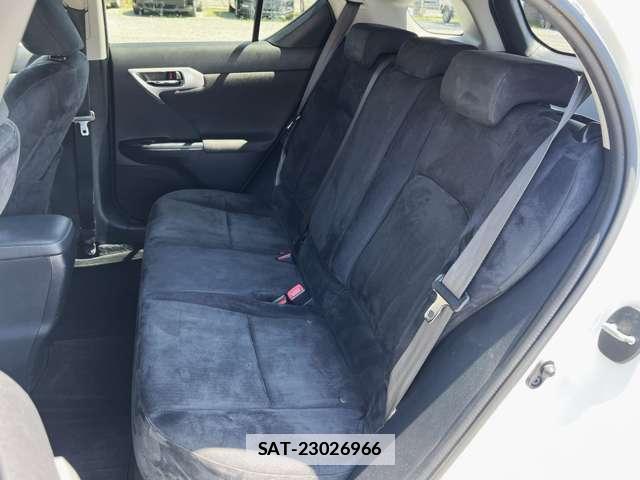 Lexus CT 2011-10 7813820-16