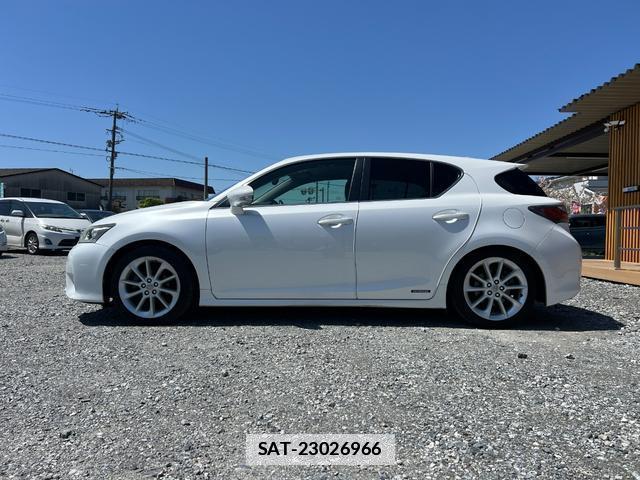 Lexus CT 2011-10 7813820-3