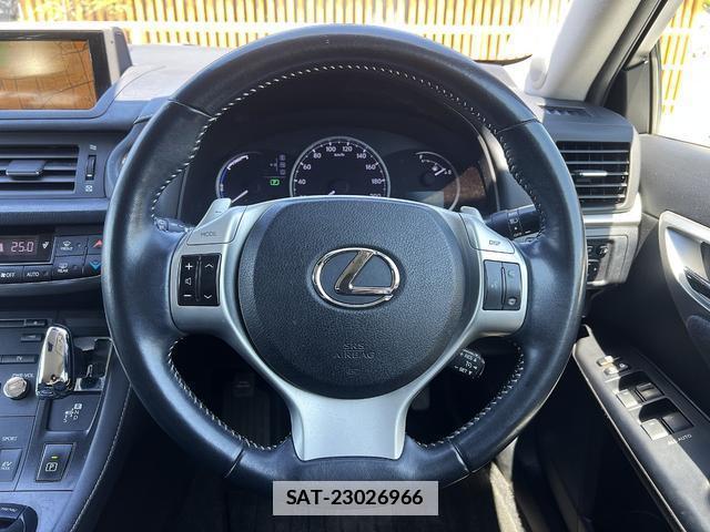 Lexus CT 2011-10 7813820-6