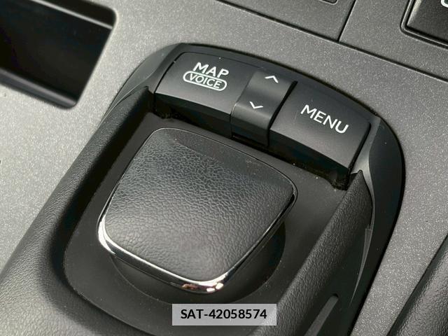 Lexus CT 2013-04 7814837-10
