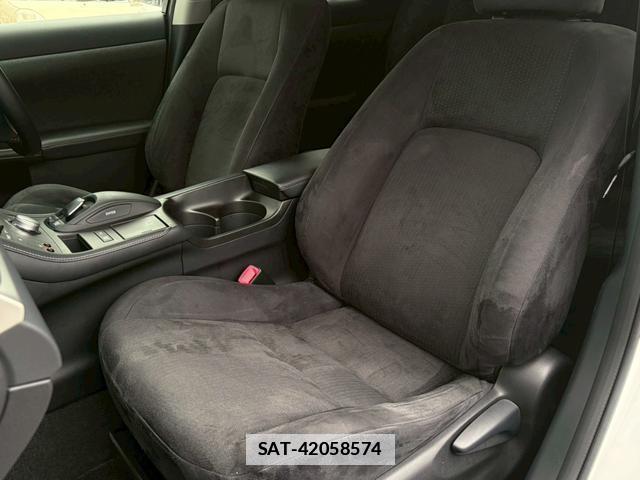 Lexus CT 2013-04 7814837-13