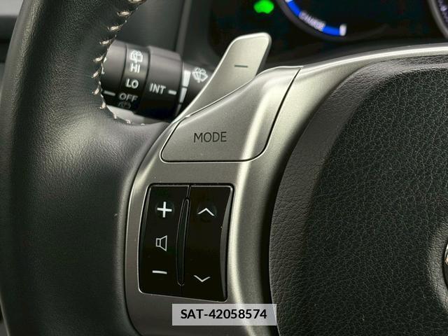 Lexus CT 2013-04 7814837-15