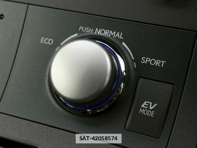 Lexus CT 2013-04 7814837-17