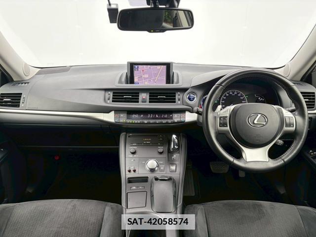 Lexus CT 2013-04 7814837-2