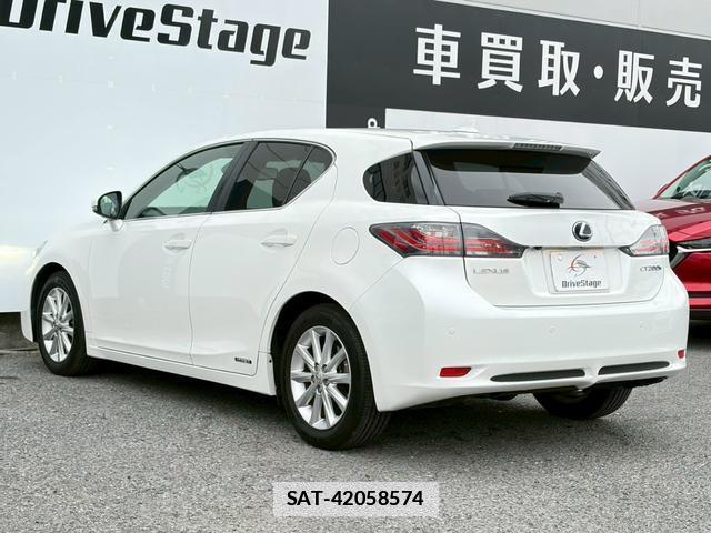 Lexus CT 2013-04 7814837-4