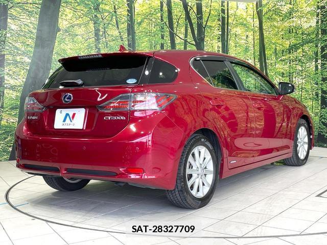 Lexus CT 2012-03 7815969-16