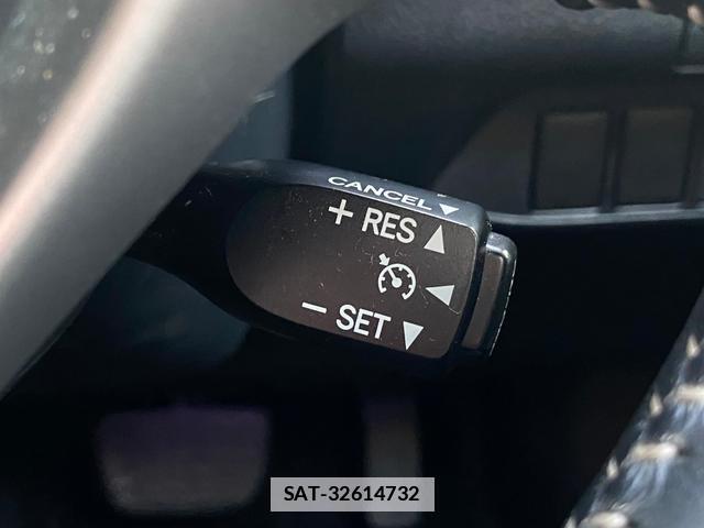 Lexus CT 2013-05 7816503-10