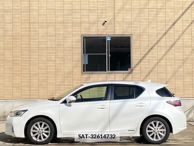 Lexus CT 2013-05 7816503-3