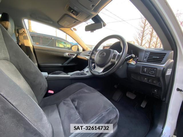 Lexus CT 2013-05 7816503-6