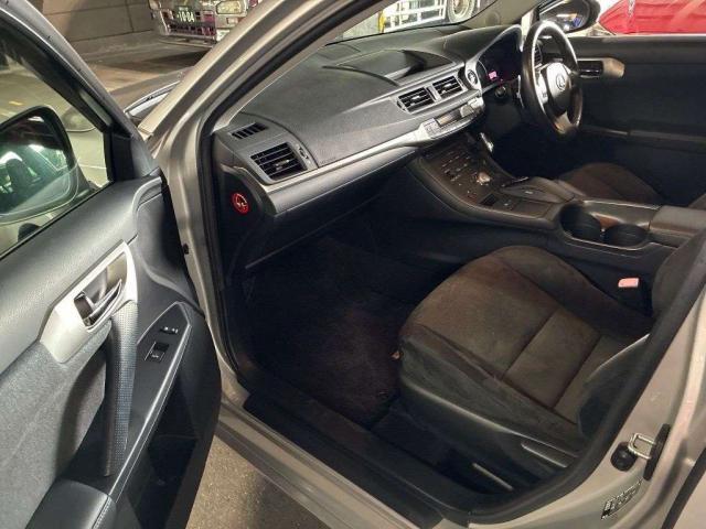 Lexus CT 2011-04 7816631-2
