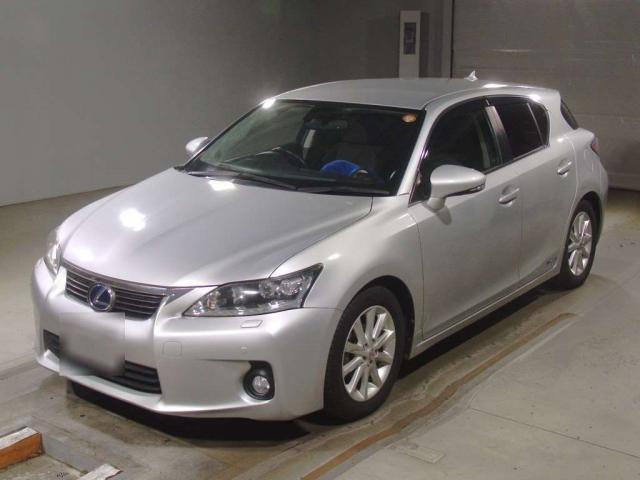 Lexus CT 2011-04 7816631-5