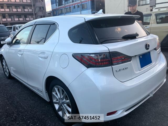 Lexus CT 2011-06 7818144-1