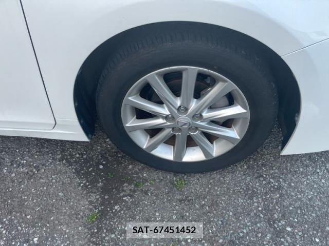 Lexus CT 2011-06 7818144-4