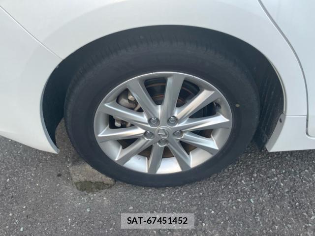 Lexus CT 2011-06 7818144-5