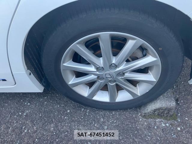Lexus CT 2011-06 7818144-6