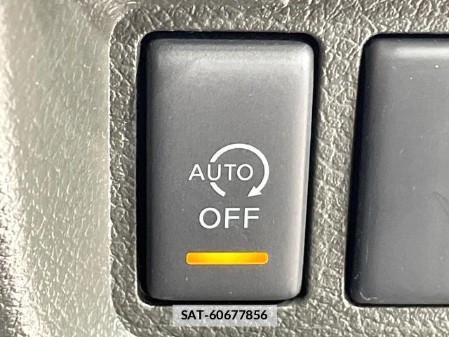 Nissan CUBE 2013-07 7815981-3