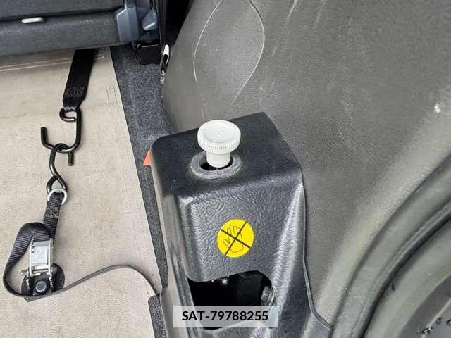 Nissan CUBE 2011-12 7819881-11
