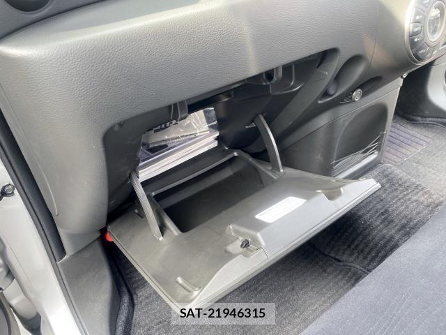 Nissan CUBE 2012-03 7820380-11